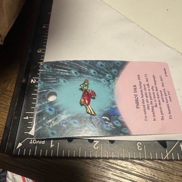 Parrot Pin Brooch with Pink and Green Crystals.  (BR444) - Picture 2 of 5